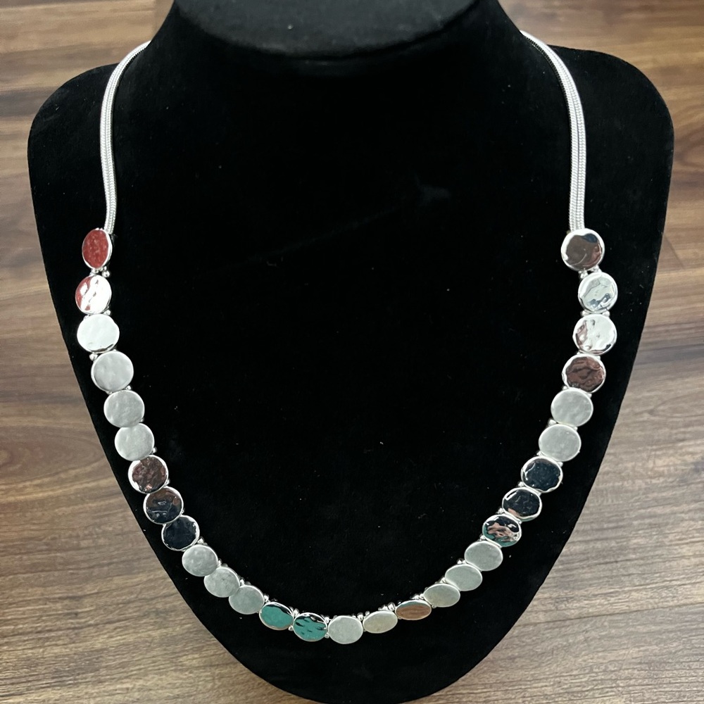 Silver Disc Necklace - Gorgeous!